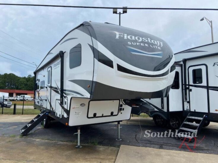 Thumbnail Photo undefined for New 2022 Forest River Flagstaff 528RKS
